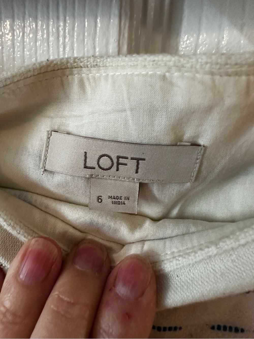 LOFT Cream skirt with Subtle Trim - Picture 3 of 5